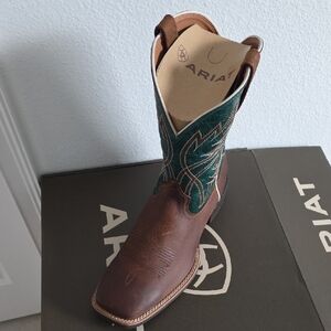 Ariat Men's Western Boots in Brown and Teal